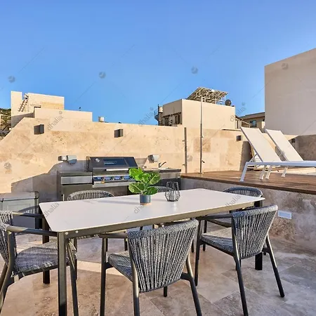 Luxury House With Pool-hosted By Sweetstay
