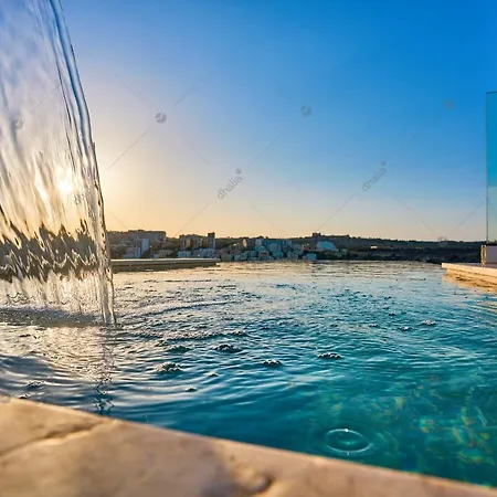 Luxury House With Pool-hosted By Sweetstay Villa *