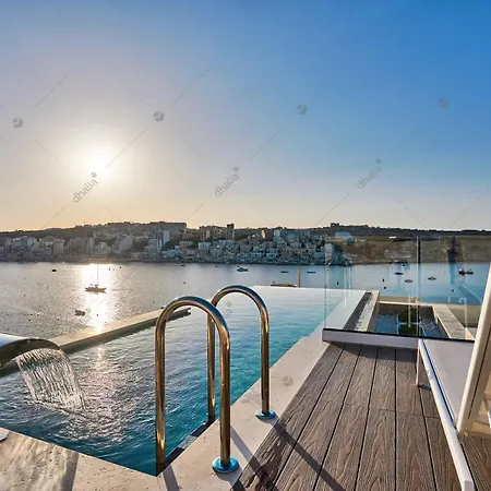 Luxury House With Pool-hosted By Sweetstay 세인트폴스베이