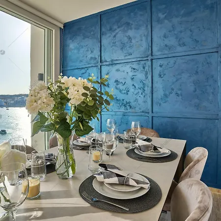 Luxury House With Pool-hosted By Sweetstay *