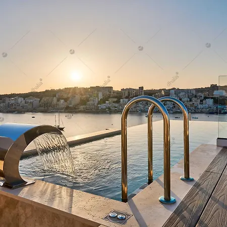 Luxury House With Pool-hosted By Sweetstay Villa